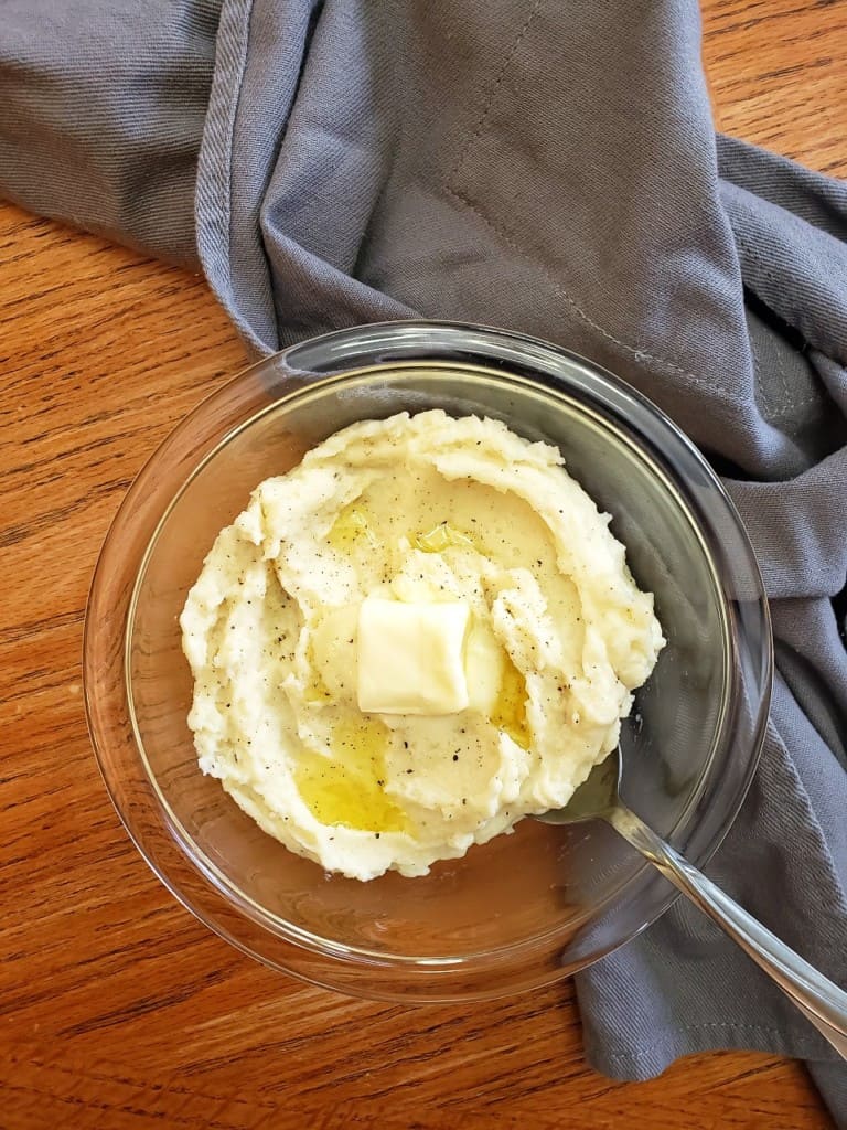 mashed potatoes with butter in a bowl