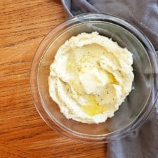 Close up on a bowl of mashed potatoes