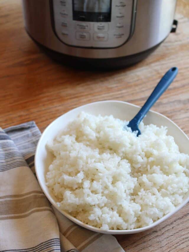 Cooked instant pot sushi rice in a bowl.