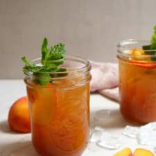 Side view of iced sweet tea in glasses.
