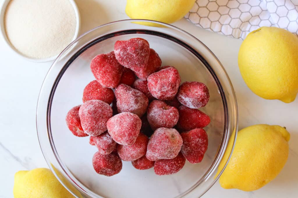 Strawberry lemonade popsicles ingredients. 