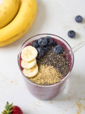 Smoothie with toppings.