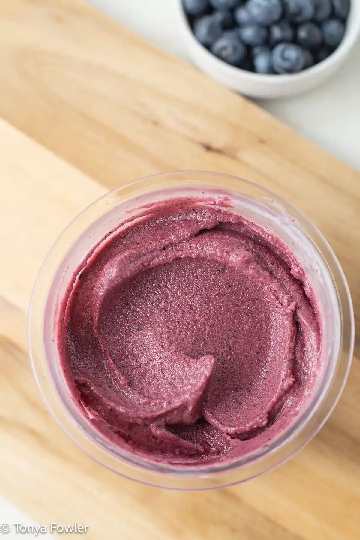 Frozen yogurt that has been smoothed out.