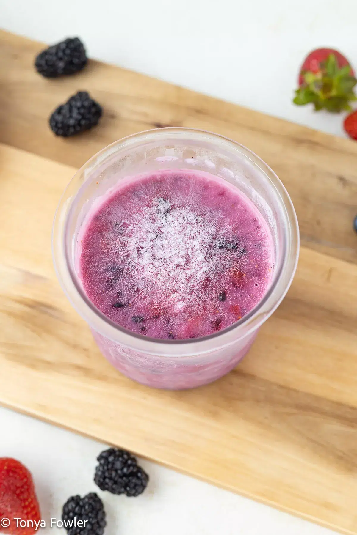 Frozen yogurt in a pint container.